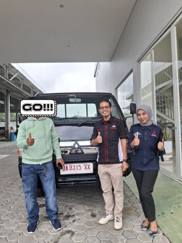 Penyerahan kendaraan l300 ke konsumen